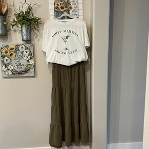 Green Tiered Maxi Skirt Casual graphic  tee  set